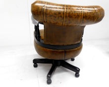 Afbeelding in Gallery-weergave laden, Bureaustoel Admiral whiskykleur handwish antiek rundleder