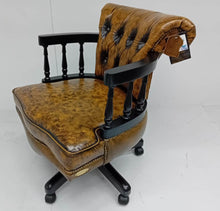 Afbeelding in Gallery-weergave laden, Bureaustoel Admiral whiskykleur handwish antiek rundleder