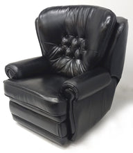 Afbeelding in Gallery-weergave laden, Chesterfield relaxfauteuil "New Castle" - hand verstelbaar - zeer mooie hoogglans oil black rundleer