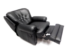 Afbeelding in Gallery-weergave laden, Chesterfield relaxfauteuil "New Castle" - hand verstelbaar - Leder Black