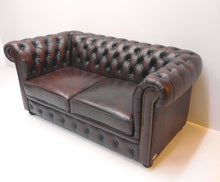 Afbeelding in Gallery-weergave laden, Springfield 2 zits bank chesterfield bruin antiek handwish leer