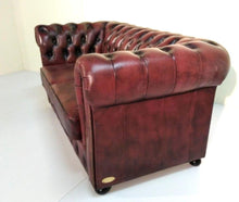 Afbeelding in Gallery-weergave laden, Chesterfield bank "Springfield" - 2 zits - Antiek Leder Burgundy (Bordo rood)