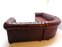 Afbeelding in Gallery-weergave laden, Chesterfield hoekbank "SPRINGFIELD" - 3 hoek 2 zits - Leder Burgundy (Bordo Rood)