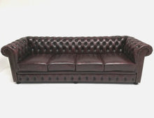 Afbeelding in Gallery-weergave laden, Chesterfield bank SPRINGFIELD - 4 zits met 4 kussens - Leder Burgundy (Bordo Rood)