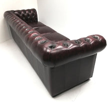 Afbeelding in Gallery-weergave laden, Chesterfield bank SPRINGFIELD - 4 zits met 4 kussens - Leder Burgundy (Bordo Rood)