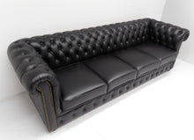 Afbeelding in Gallery-weergave laden, Chesterfield bank - "SPRINGFIELD" - 4 zits met 4 kussens - Rundleder zwart (mat) - 250 cm