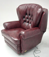 Afbeelding in Gallery-weergave laden, Chesterfield relaxfauteuil "STING" - Elektrisch verstelbaar - Leder Burgundy (Bordo rood)
