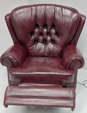 Afbeelding in Gallery-weergave laden, Chesterfield relaxfauteuil "STING" - Elektrisch verstelbaar - Leder Burgundy (Bordo rood)