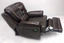 Afbeelding in Gallery-weergave laden, Chesterfield Relaxfauteuil "STING" - Elektrisch verstelbaar met opstahulp - leder Brown