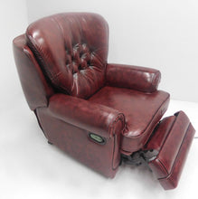 Afbeelding in Gallery-weergave laden, Chesterfield Relaxfauteuil "STING" - Elektrisch verstelbaar met opstahulp - leder Burgundy (Bordo Rood)