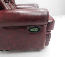 Afbeelding in Gallery-weergave laden, Chesterfield Relaxfauteuil "STING" - Elektrisch verstelbaar met opstahulp - leder Burgundy (Bordo Rood)