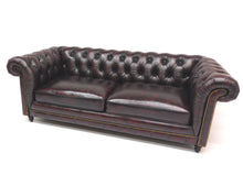 Afbeelding in Gallery-weergave laden, Chesterfield bank Wimbledon 3 zits Antiek handwish leder Bordo