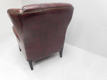 Afbeelding in Gallery-weergave laden, Chesterfield Wingchair "SPRINGFIELD" - Handwish leder Burgundy (Bordo Rood)